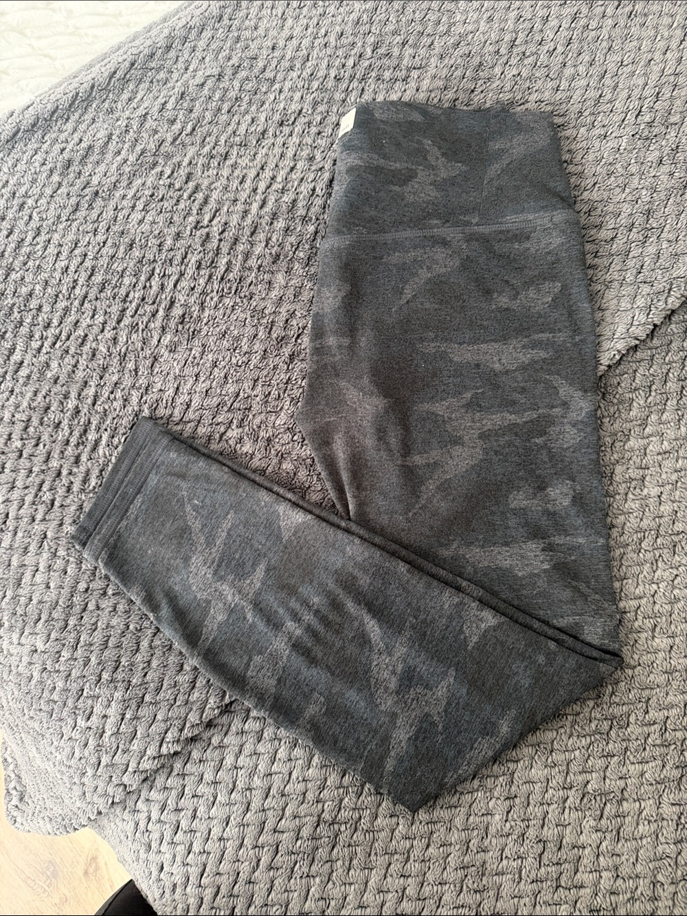 Vuori Dark Gray Camo High-Rise Leggings - Women